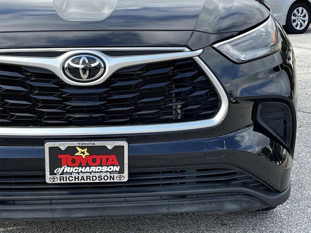 used 2022 Toyota Highlander car, priced at $25,657