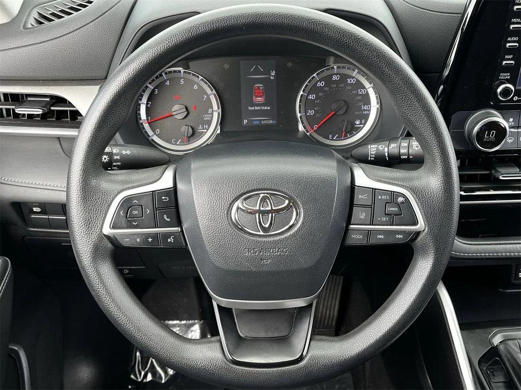 used 2022 Toyota Highlander car, priced at $25,657