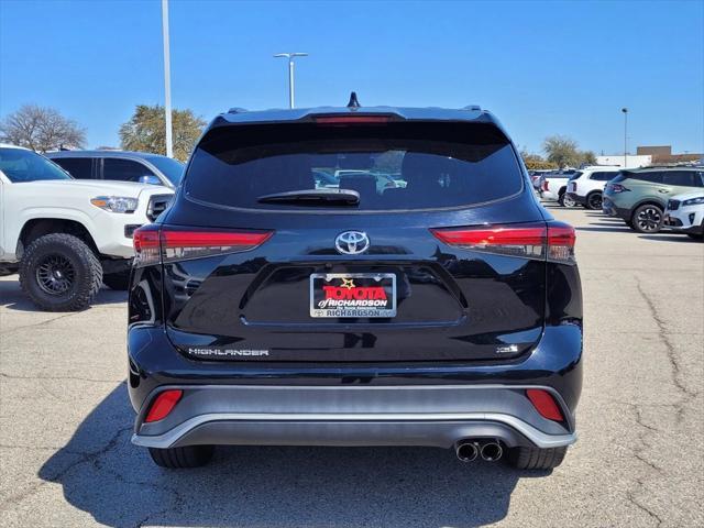 used 2021 Toyota Highlander car, priced at $33,998