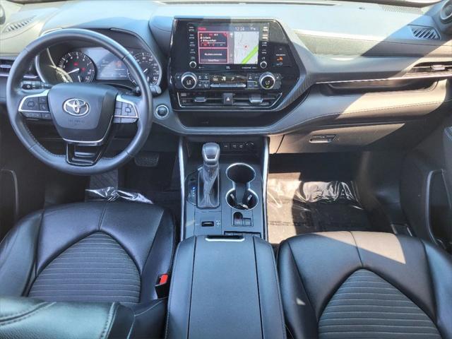 used 2021 Toyota Highlander car, priced at $33,998