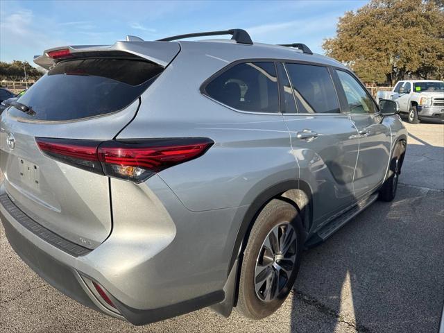 used 2023 Toyota Highlander car, priced at $35,987