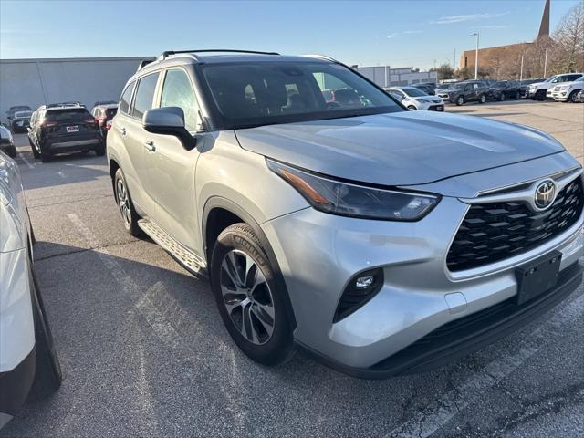 used 2023 Toyota Highlander car, priced at $35,987