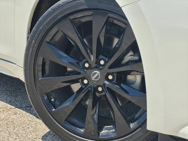 used 2023 Nissan Maxima car, priced at $31,987