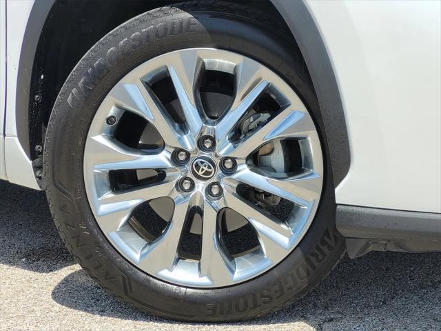 used 2023 Toyota Highlander car, priced at $41,855