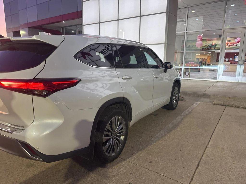 used 2022 Toyota Highlander car