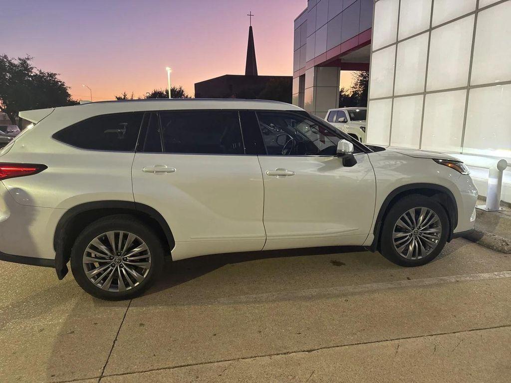 used 2022 Toyota Highlander car