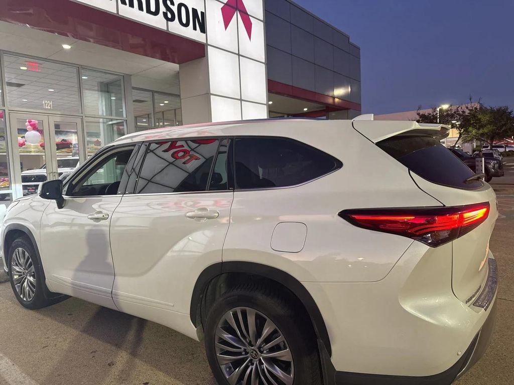 used 2022 Toyota Highlander car