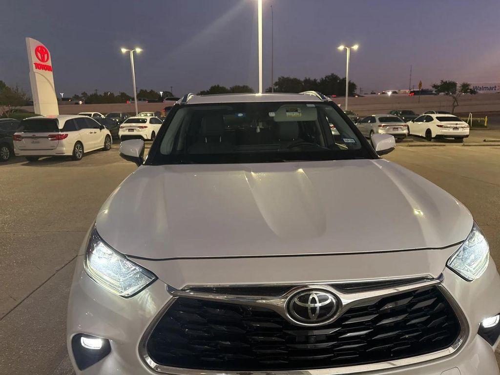 used 2022 Toyota Highlander car