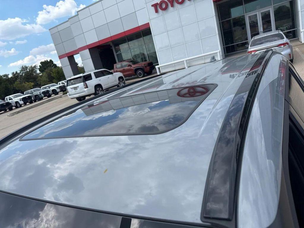 used 2025 Toyota Highlander car, priced at $48,998