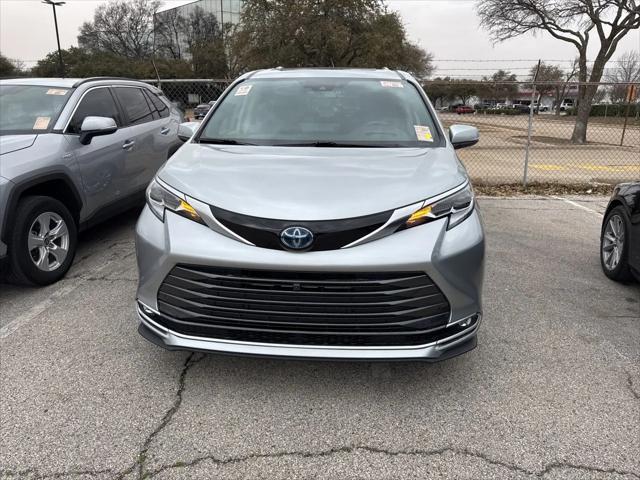 used 2023 Toyota Sienna car, priced at $52,998