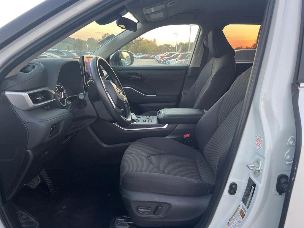 used 2024 Toyota Highlander car, priced at $31,998