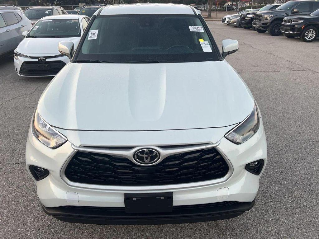used 2024 Toyota Highlander car, priced at $31,998