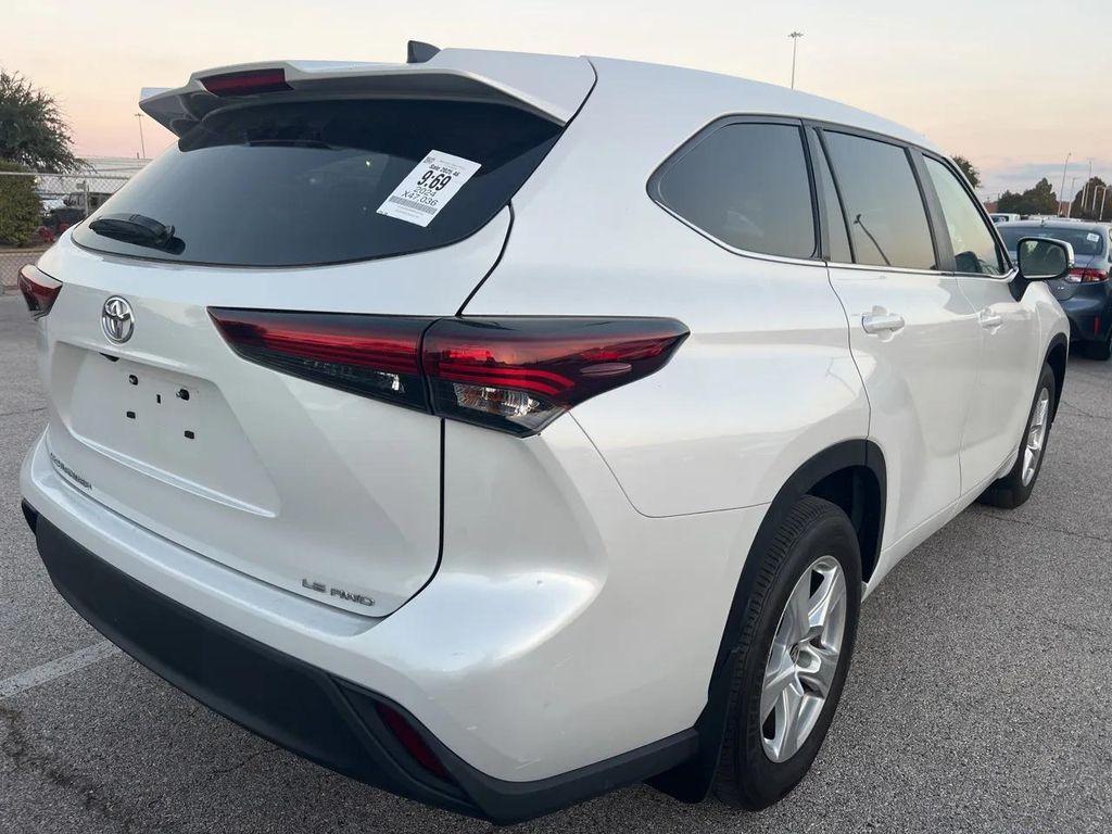 used 2024 Toyota Highlander car, priced at $31,998