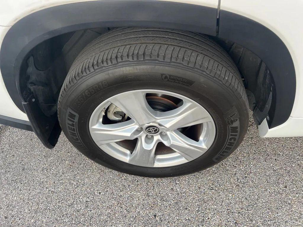 used 2024 Toyota Highlander car, priced at $31,998