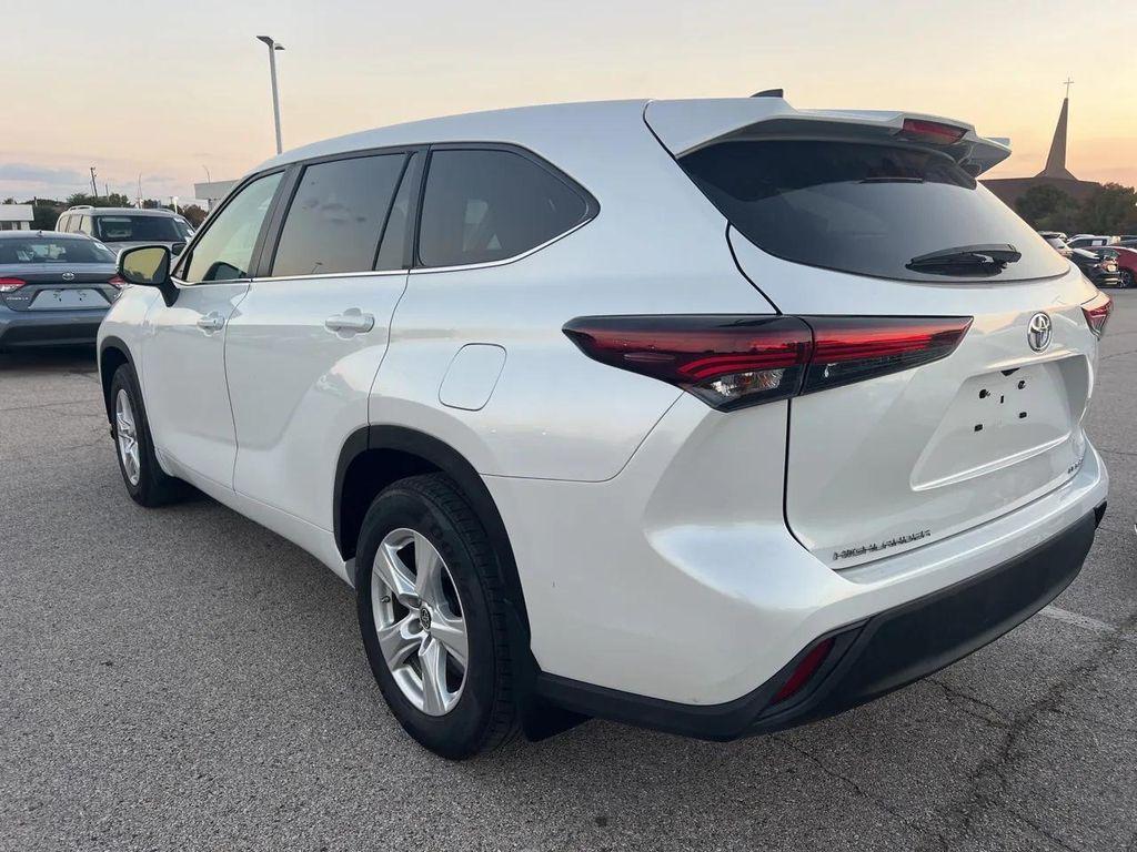 used 2024 Toyota Highlander car, priced at $31,998