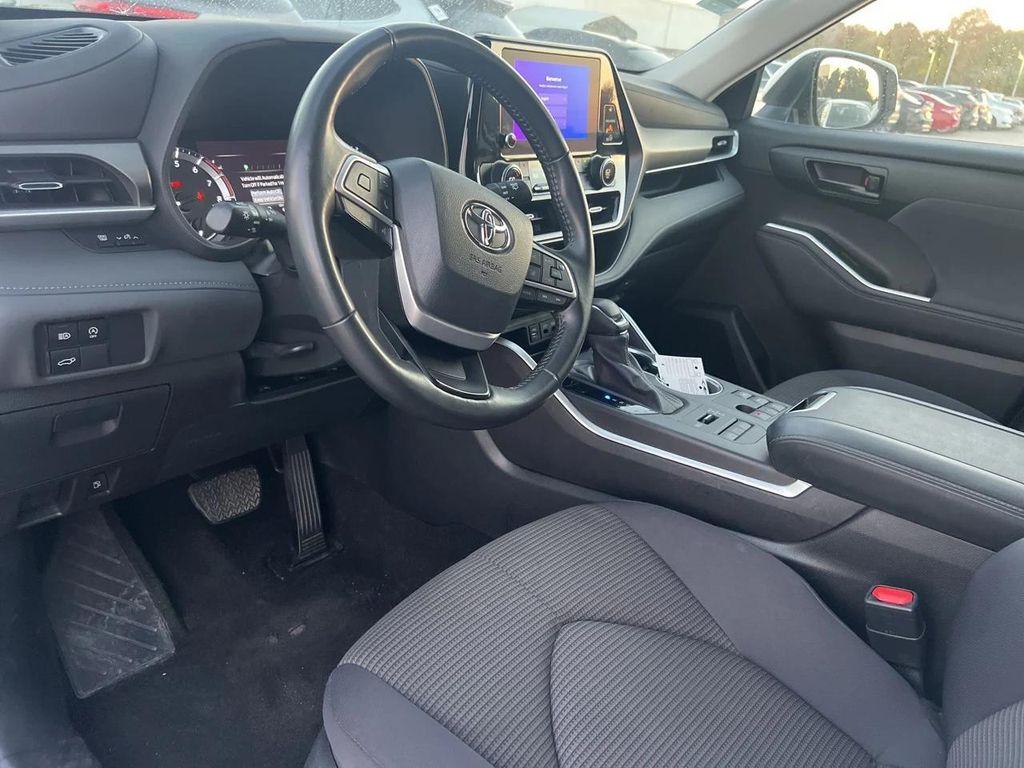 used 2024 Toyota Highlander car, priced at $31,998