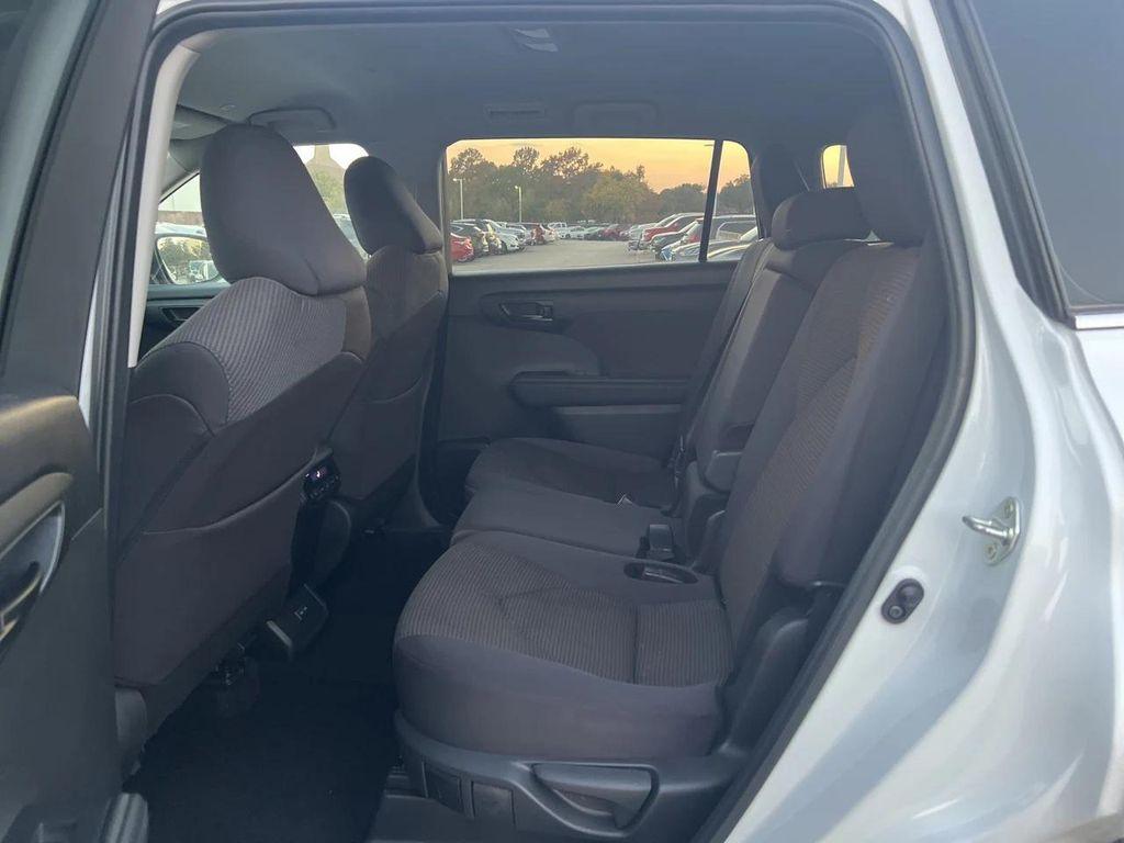 used 2024 Toyota Highlander car, priced at $31,998