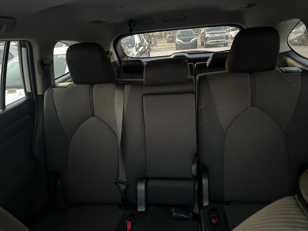 used 2024 Toyota Highlander car, priced at $31,998