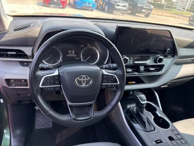 used 2023 Toyota Highlander car, priced at $34,918
