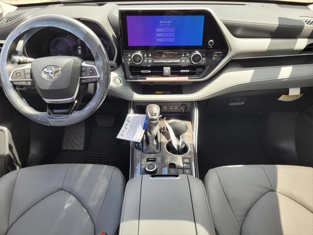 new 2025 Toyota Highlander car, priced at $54,672