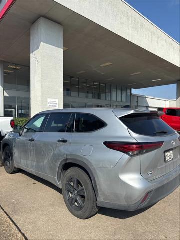 used 2022 Toyota Highlander car, priced at $27,469