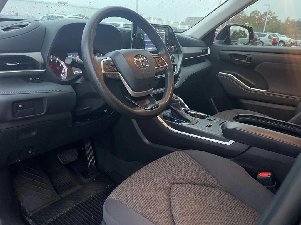 used 2022 Toyota Highlander car, priced at $30,516