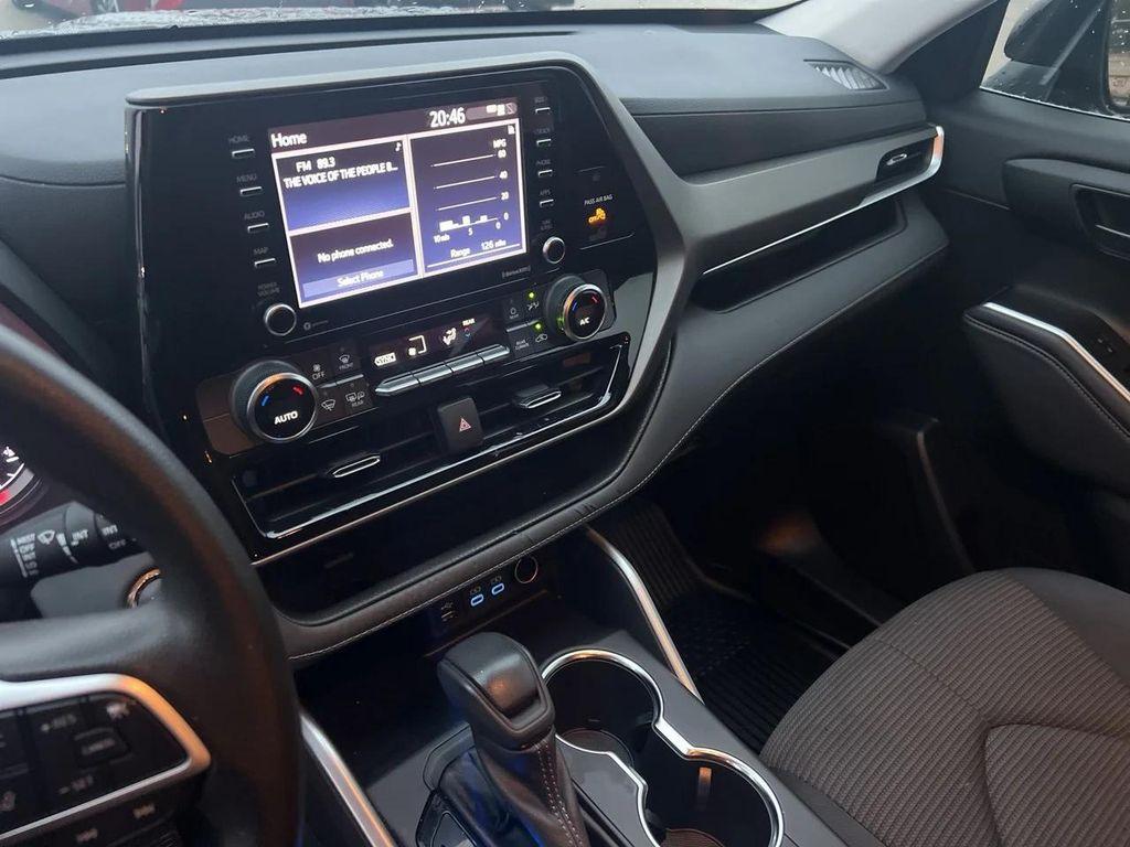 used 2022 Toyota Highlander car, priced at $30,516
