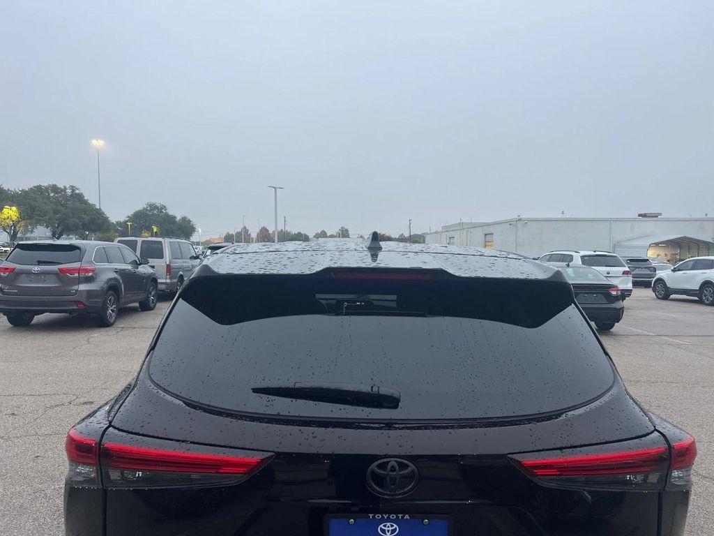 used 2022 Toyota Highlander car, priced at $30,516