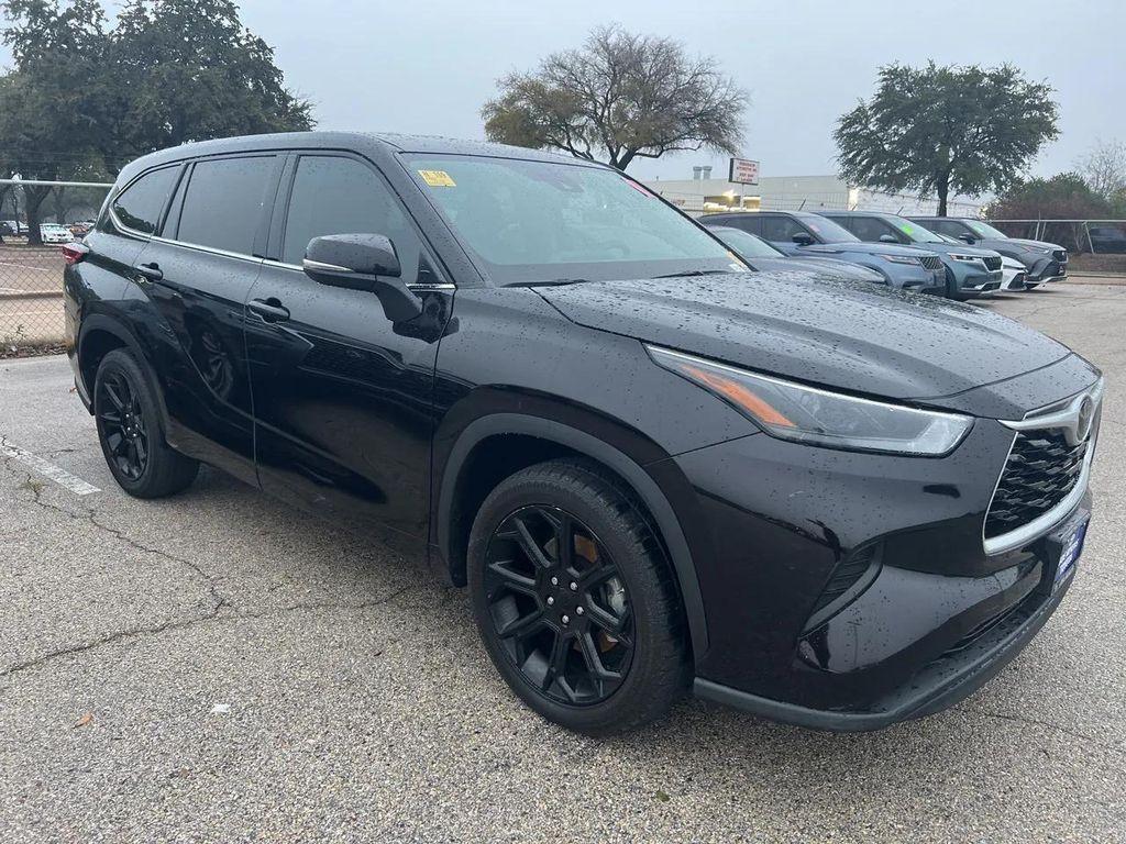 used 2022 Toyota Highlander car, priced at $30,516