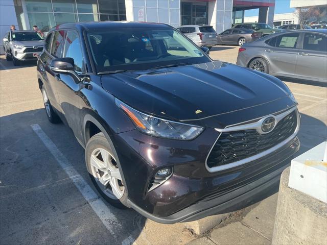 used 2022 Toyota Highlander car, priced at $31,538