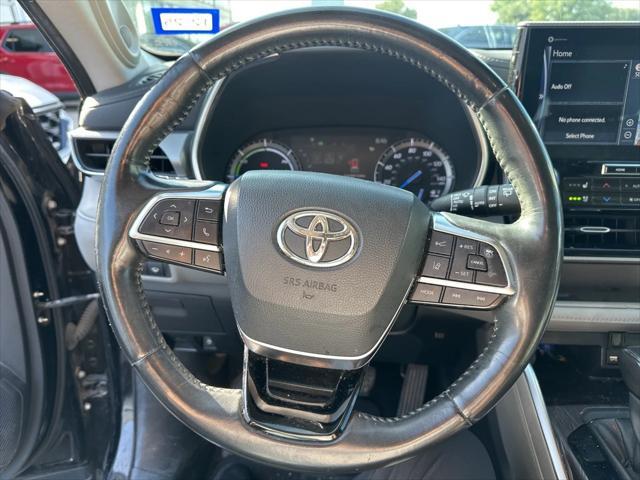 used 2021 Toyota Highlander Hybrid car, priced at $32,855