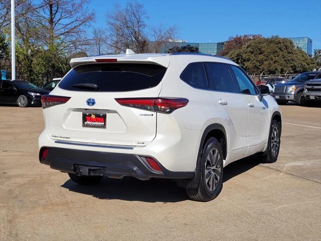 used 2020 Toyota Highlander Hybrid car, priced at $36,987