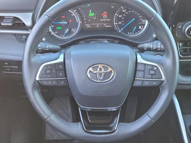 used 2020 Toyota Highlander Hybrid car, priced at $36,987