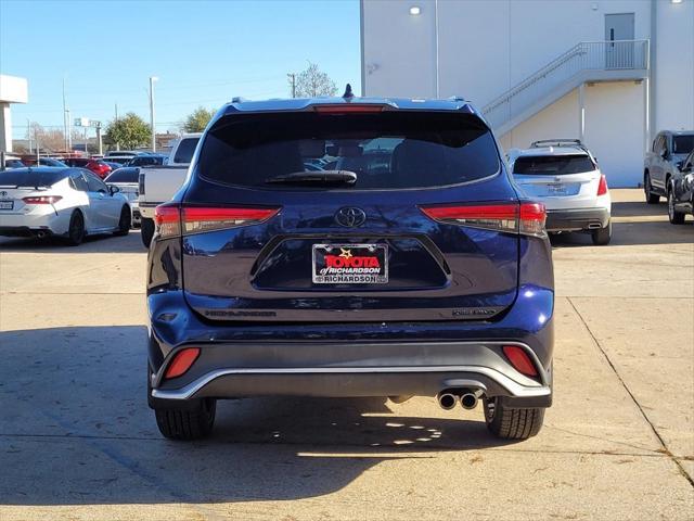 used 2021 Toyota Highlander car, priced at $33,988