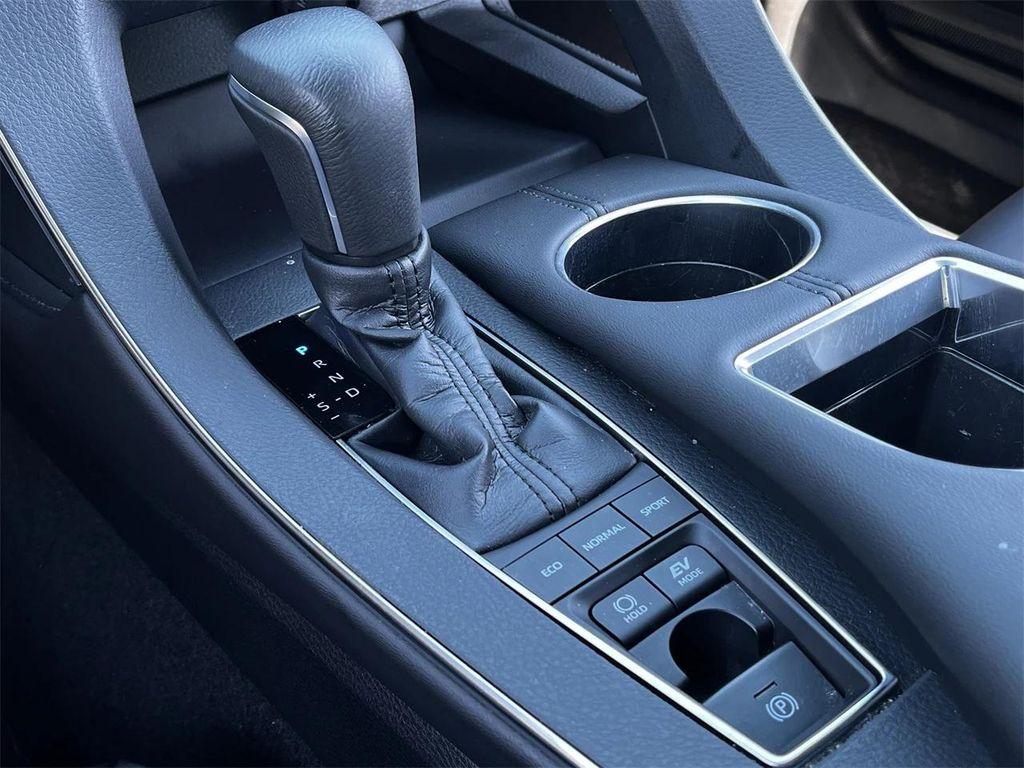 used 2019 Toyota Avalon Hybrid car, priced at $24,998