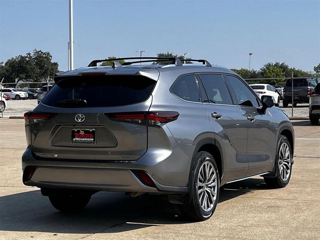 used 2025 Toyota Highlander Hybrid car, priced at $49,427