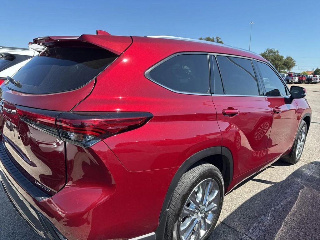 used 2023 Toyota Highlander car, priced at $38,543