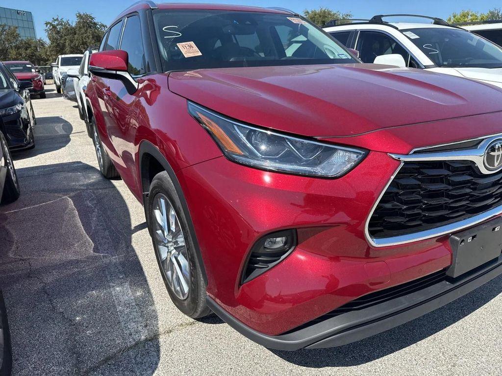 used 2023 Toyota Highlander car, priced at $38,543