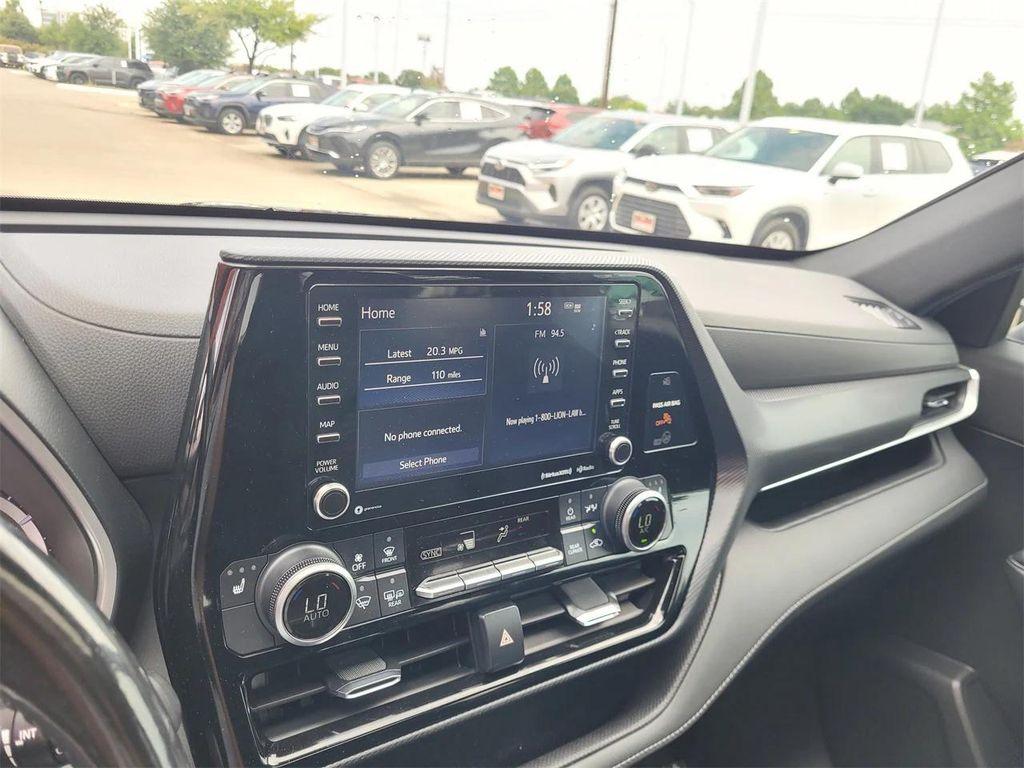 used 2022 Toyota Highlander car, priced at $30,824