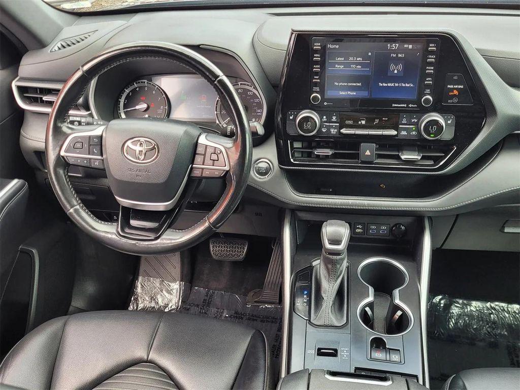 used 2022 Toyota Highlander car, priced at $30,824