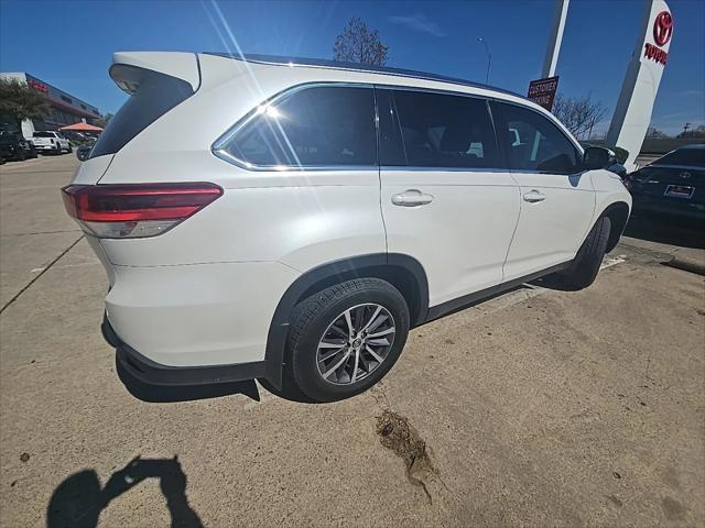 used 2019 Toyota Highlander car, priced at $29,998