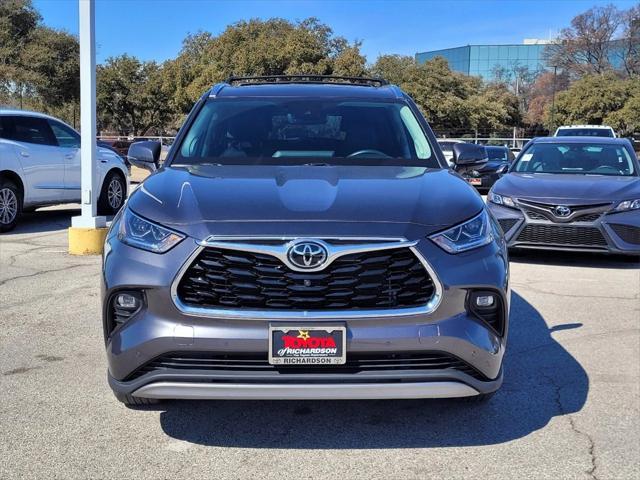 used 2022 Toyota Highlander car, priced at $39,998