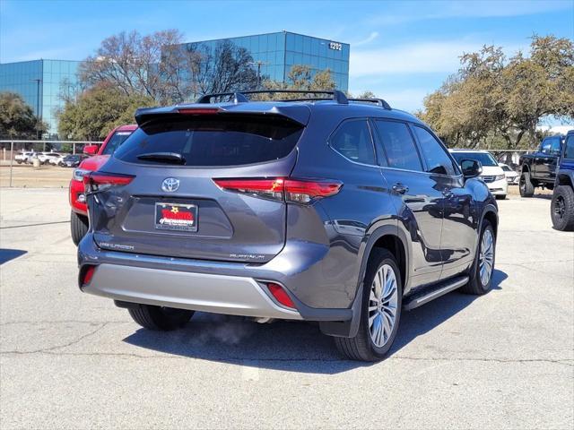 used 2022 Toyota Highlander car, priced at $39,998