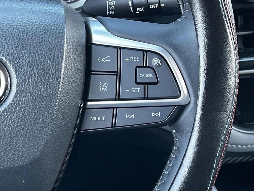 used 2023 Toyota Highlander car, priced at $36,988