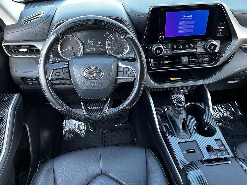 used 2023 Toyota Highlander car, priced at $36,988