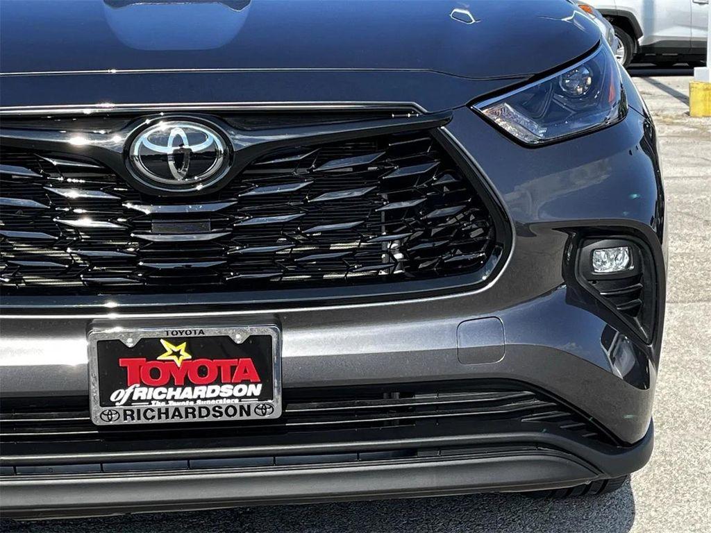 used 2023 Toyota Highlander car, priced at $36,988