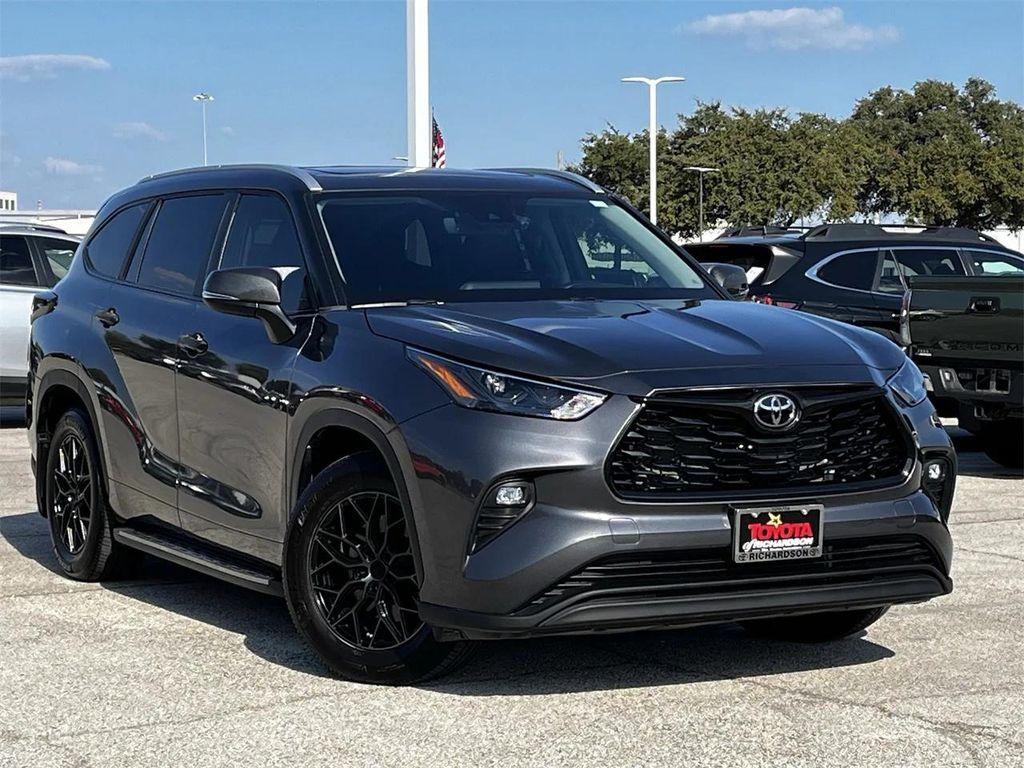 used 2023 Toyota Highlander car, priced at $36,988