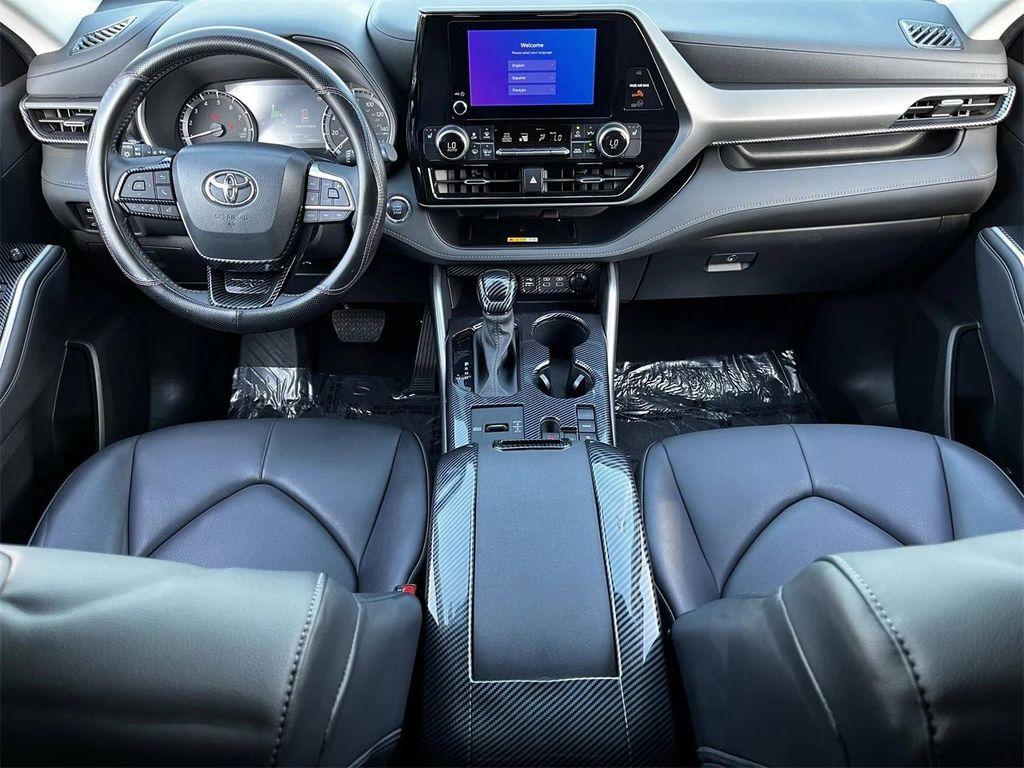 used 2023 Toyota Highlander car, priced at $36,988