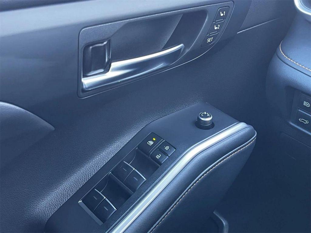 used 2023 Toyota Highlander Hybrid car, priced at $44,998