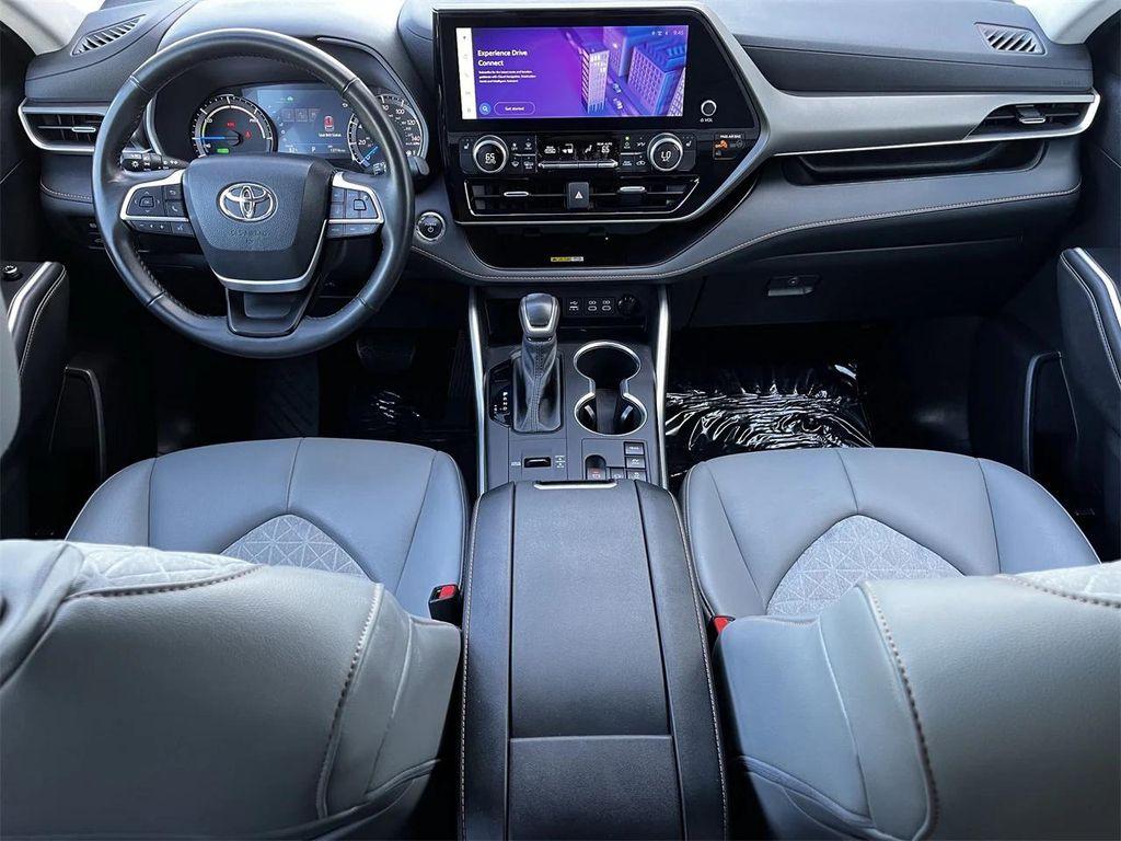 used 2023 Toyota Highlander Hybrid car, priced at $44,998